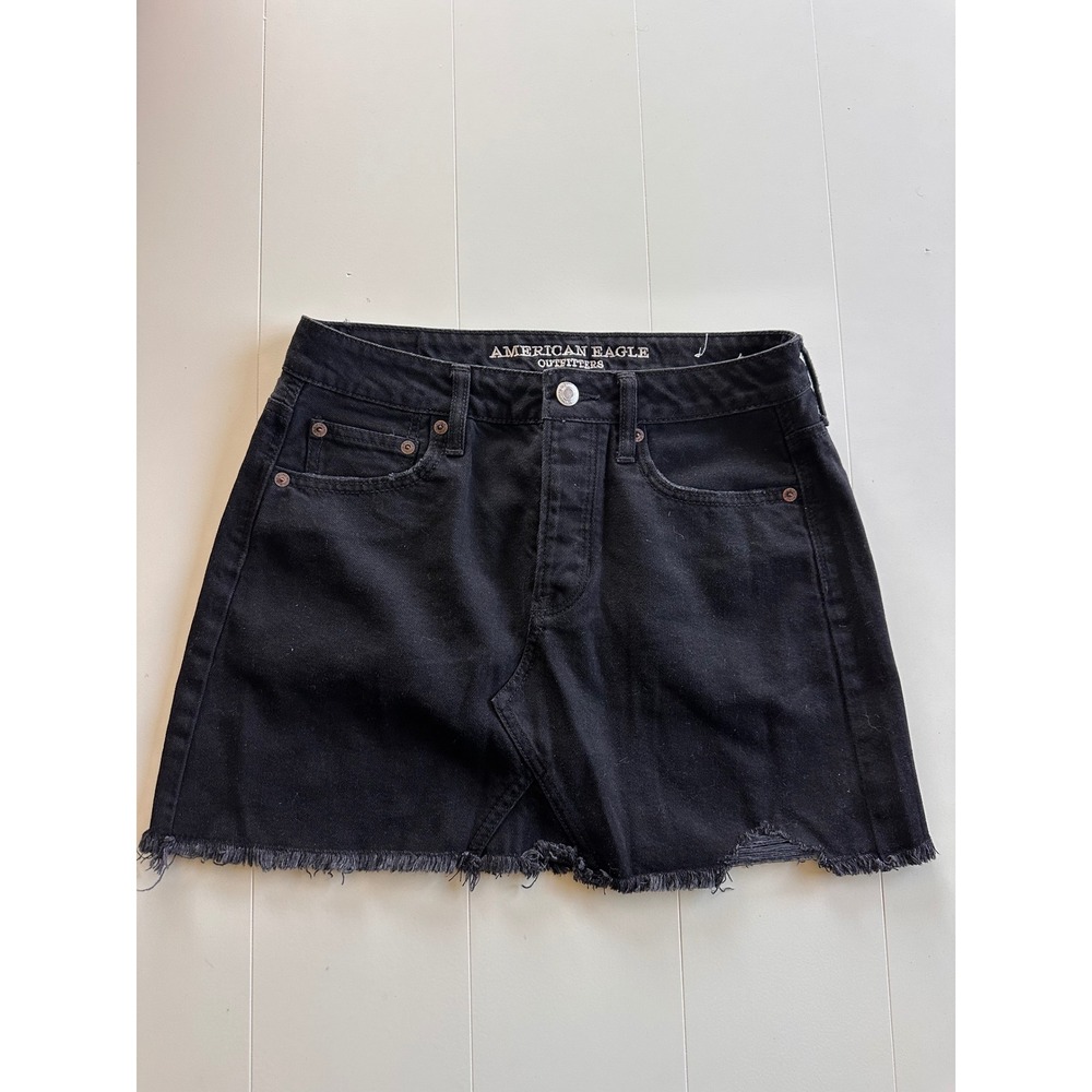 American Eagle Black Denim Mini Skirt Distressed Raw Hem Size 4 Womens